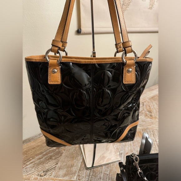 - Coach Patent leather shoulder purse with wristlet bundle! - Picture 5 of 16